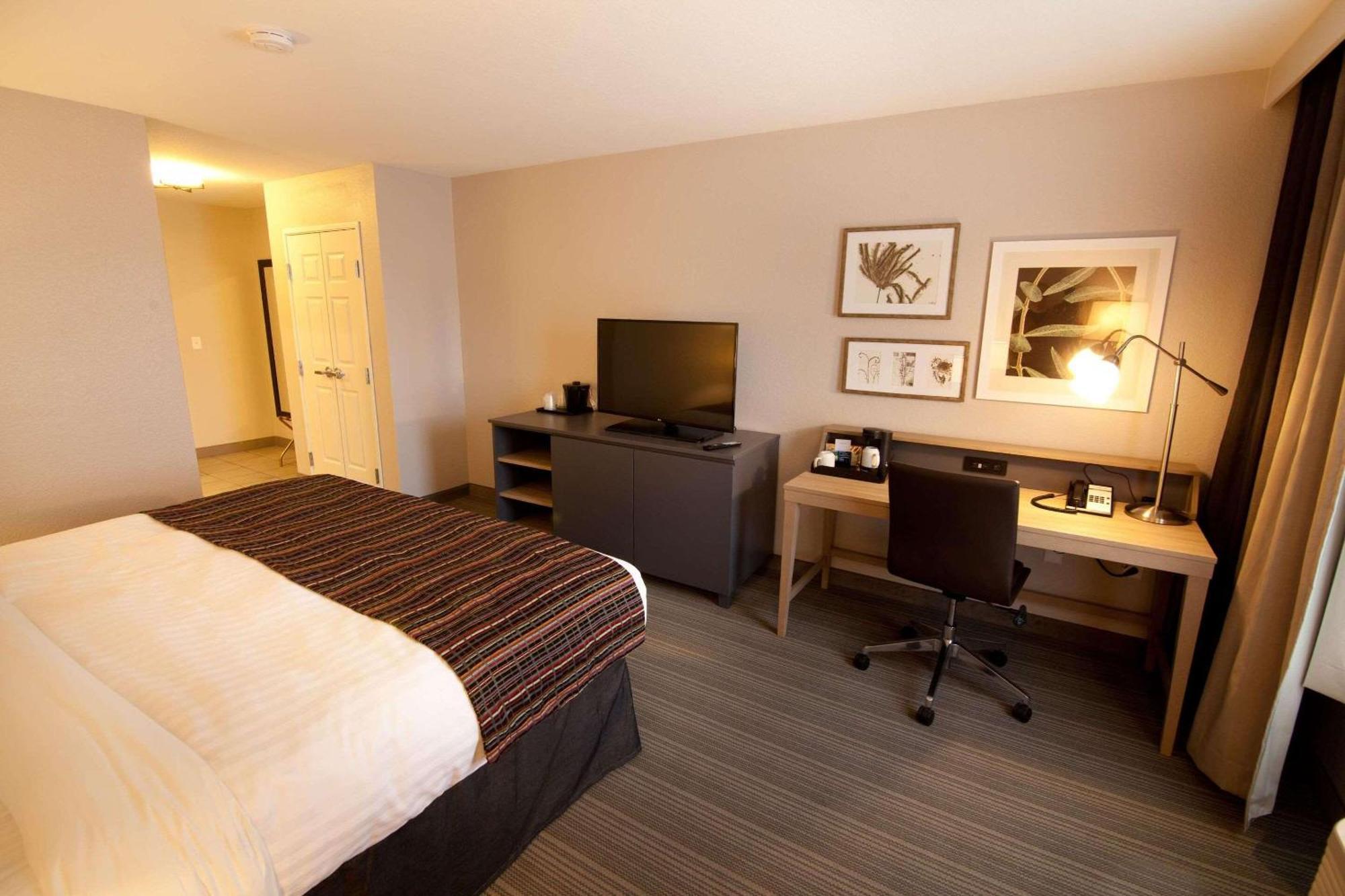 Country & By Radisson, Decorah, Ia
