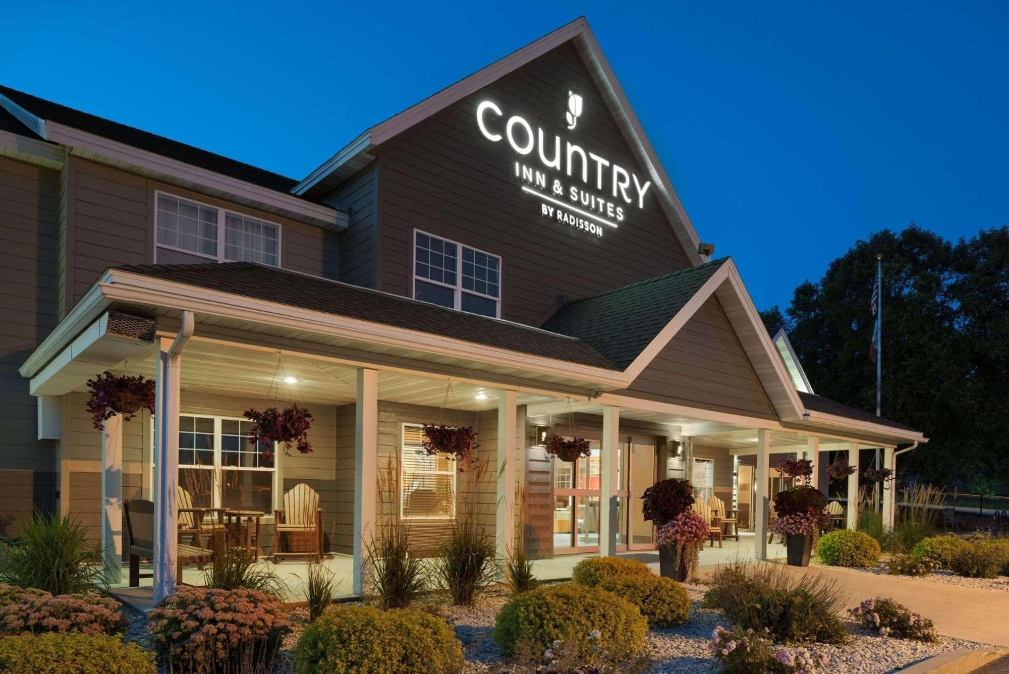 Hotel Country & By Radisson, Decorah, Ia 3*