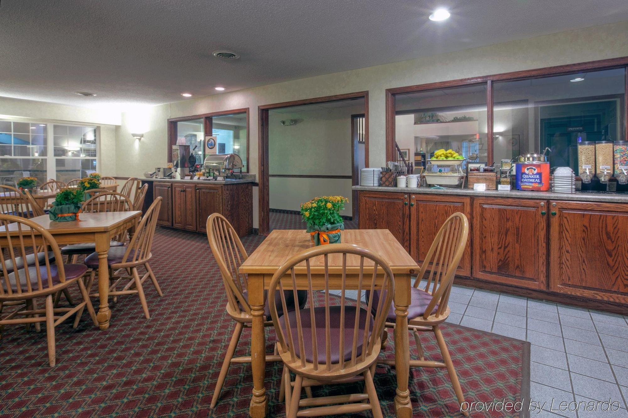 Country & By Radisson, Decorah, Ia Decorah