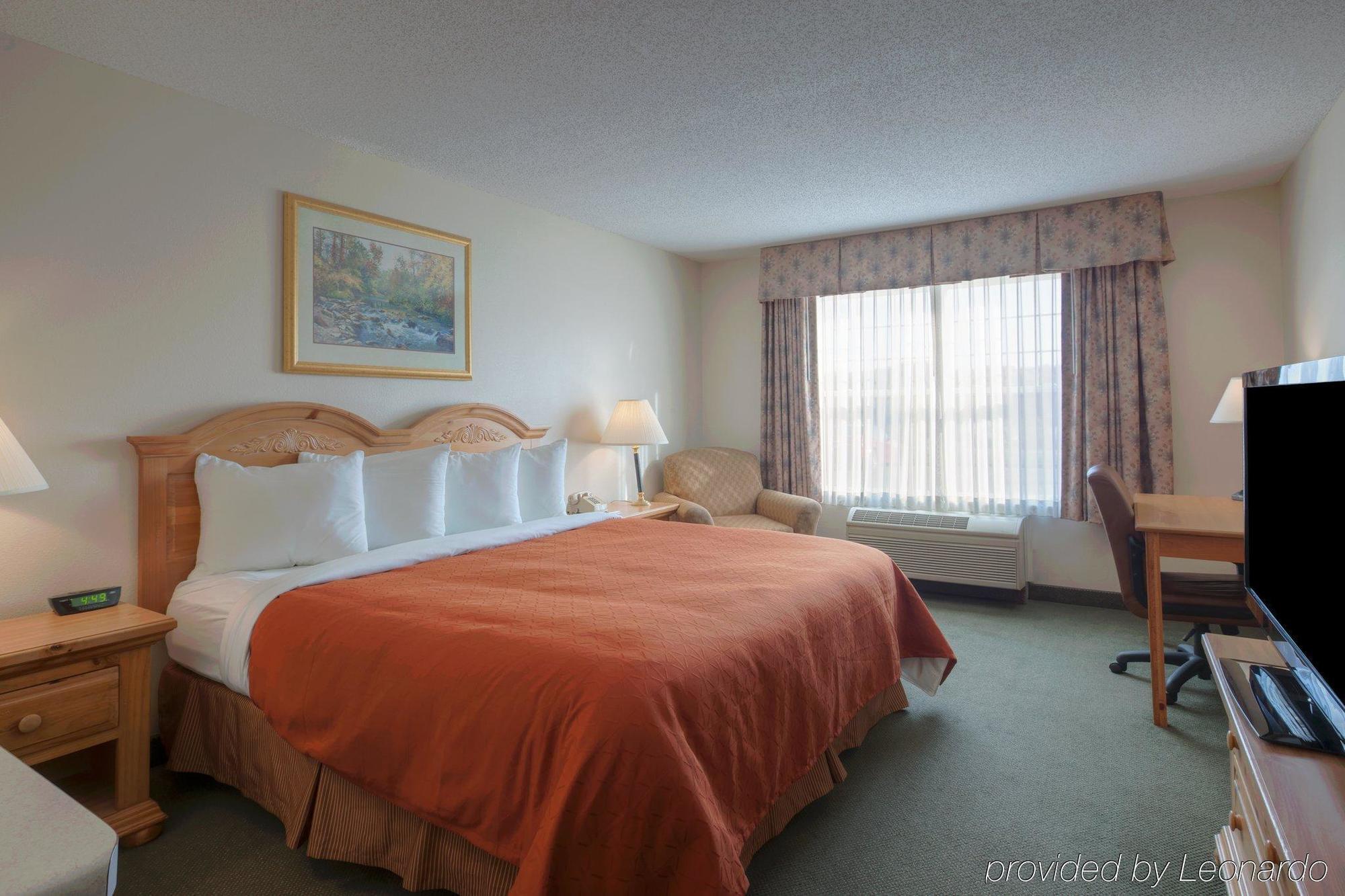 Country & By Radisson, Decorah, Ia