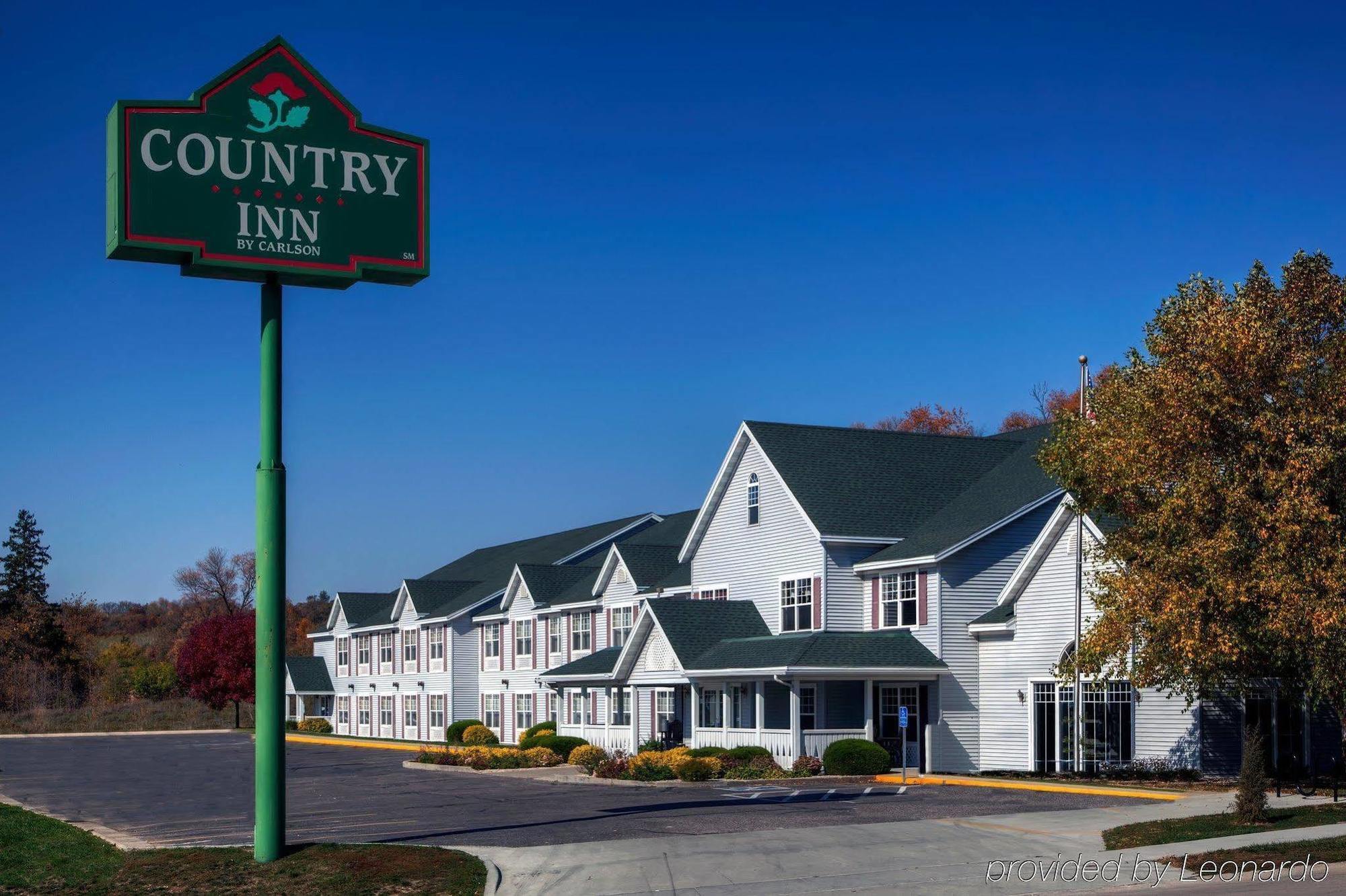 Hotel Country & By Radisson, Decorah, Ia Decorah