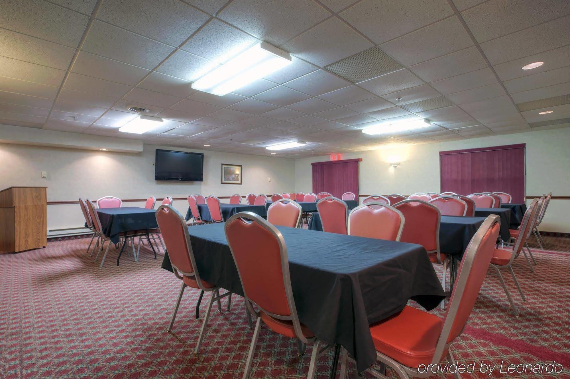 Country & By Radisson, Decorah, Ia 3*